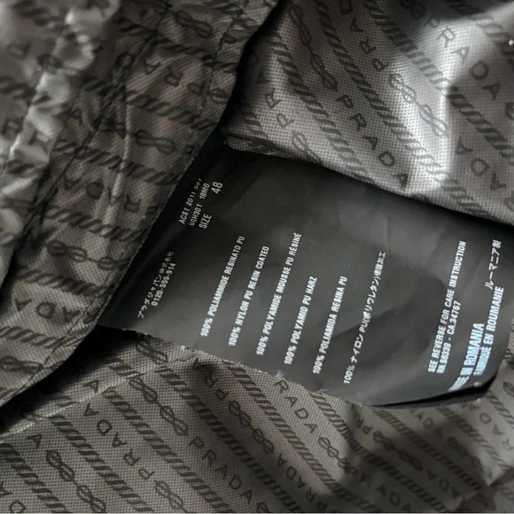 Men's Prada Black Windbreaker Jacket in size 48 - Picture 5 of 9